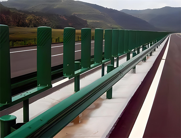 阿拉尔三波护栏板在高速公路的应用